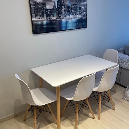 Luxury 3 Bedroom Apartment In Kiato Center Exterior photo